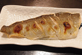 琵琶鱒の塩焼き